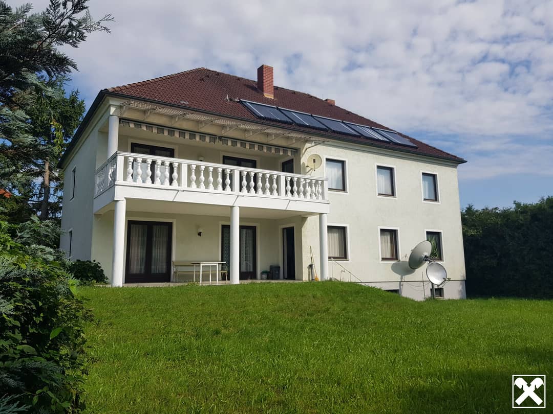 STILVOLL WOHNEN IM HERRENHAUS IN HERRLICHER GRÜNRUHELAGE UNWEIT SCHLOSS GRAFENEGG