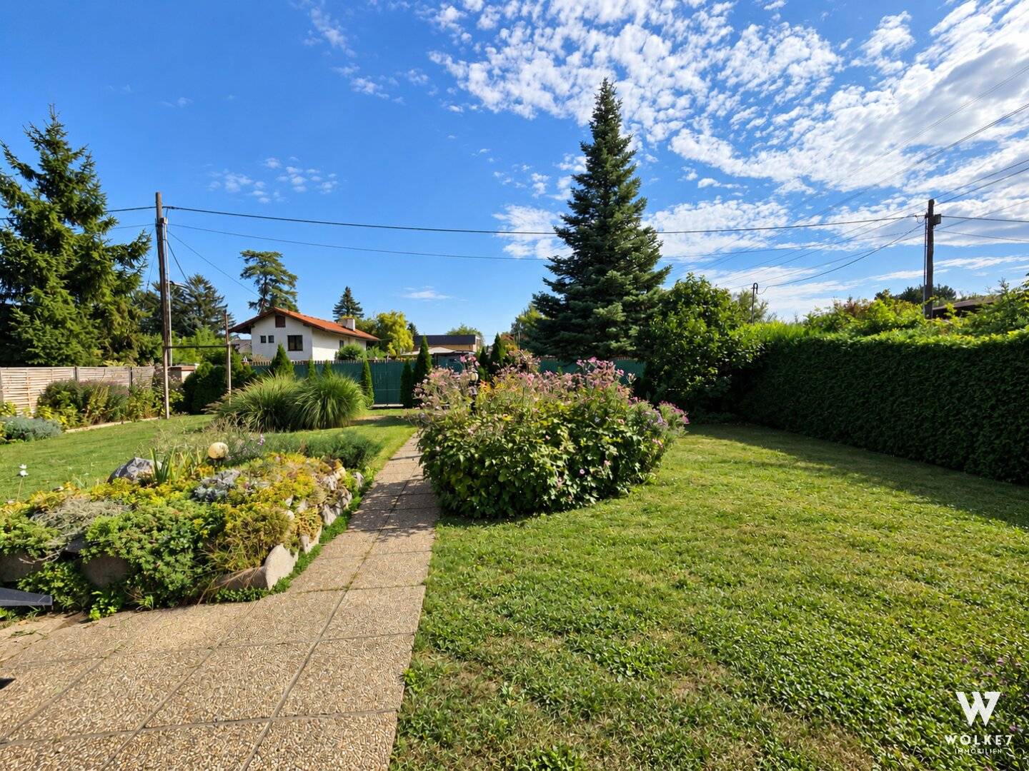 Allotment plot with house | Size approx. 464 m2 | House with approx. 49,53 m2 built-up area | Outbuilding | Garage optional