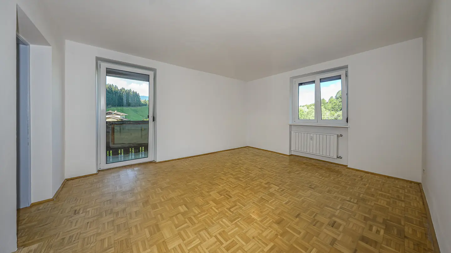 Sonnige Wohnung mit Bergblick und Balkon