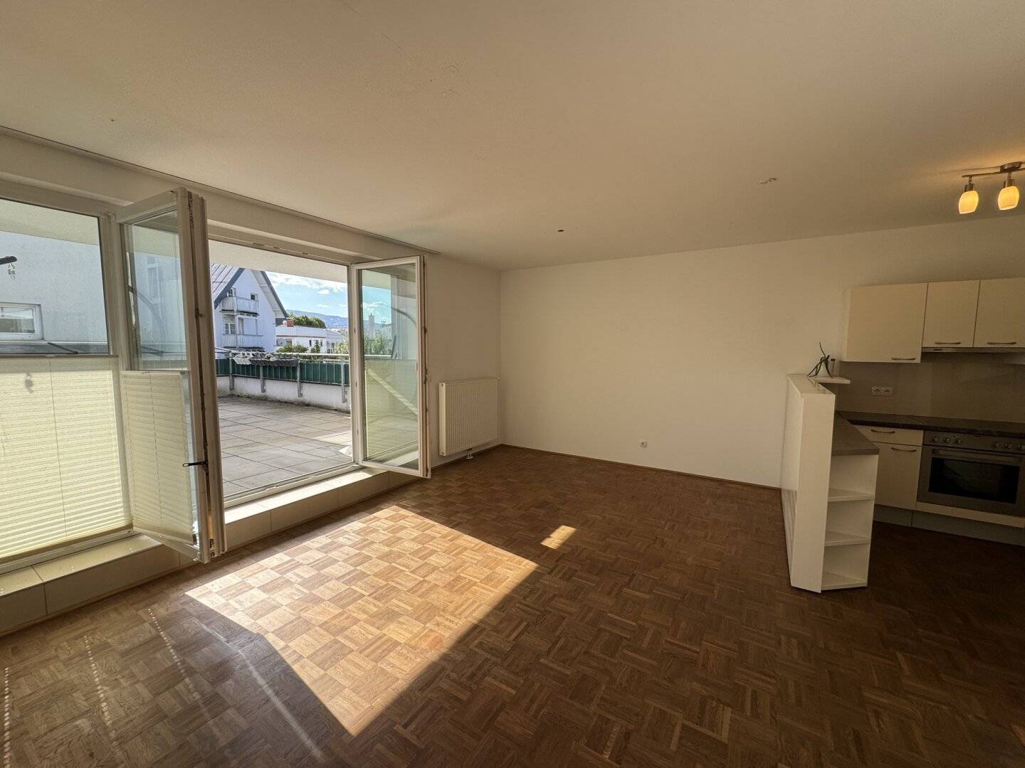 Sonnige 2 Zimmer Stadtwohnung | große Terrasse und Tiefgaragenplatz | Salzburg Gnigl