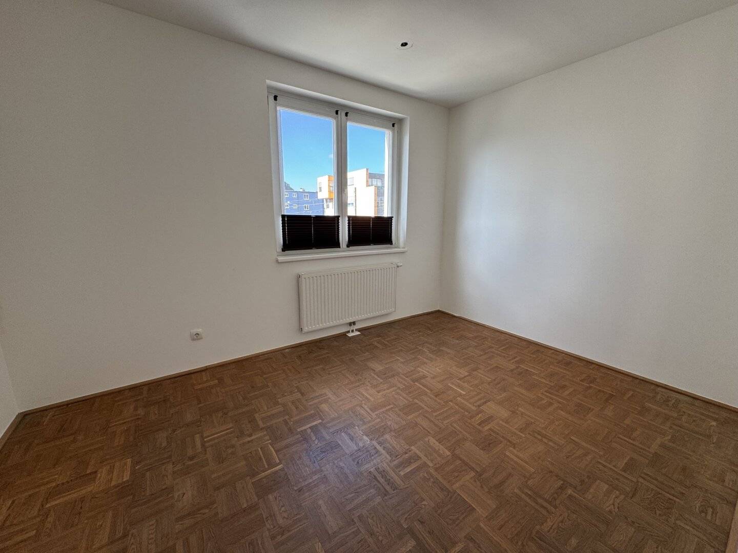 Sonnige 2 Zimmer Stadtwohnung | große Terrasse und Tiefgaragenplatz | Salzburg Gnigl