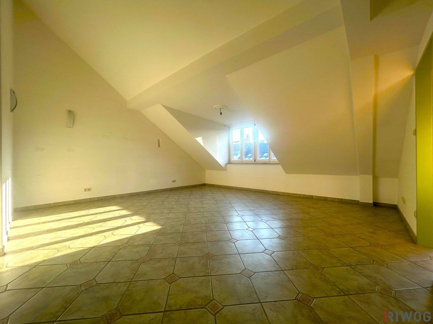 Near Haydnpark - U4 / U6 I 60m² Roof terrace I Elevator I Air conditioning I Second occupancy after general renovation