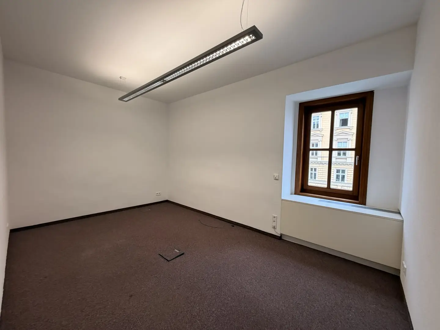Elegant apartment in the historic stock exchange building