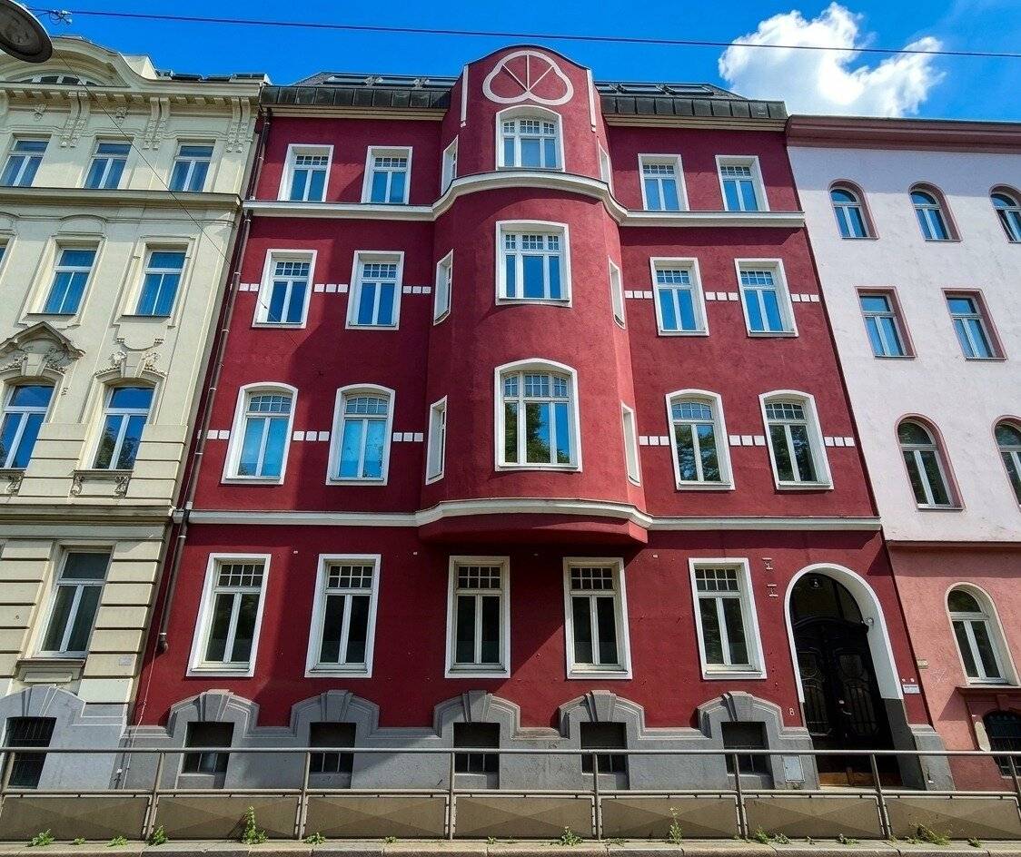 Vor den Toren Schönbrunns !  Unsanierte &amp; teilsanierte Wohnungen in der Winckelmannstraße 8 zu verkaufen !