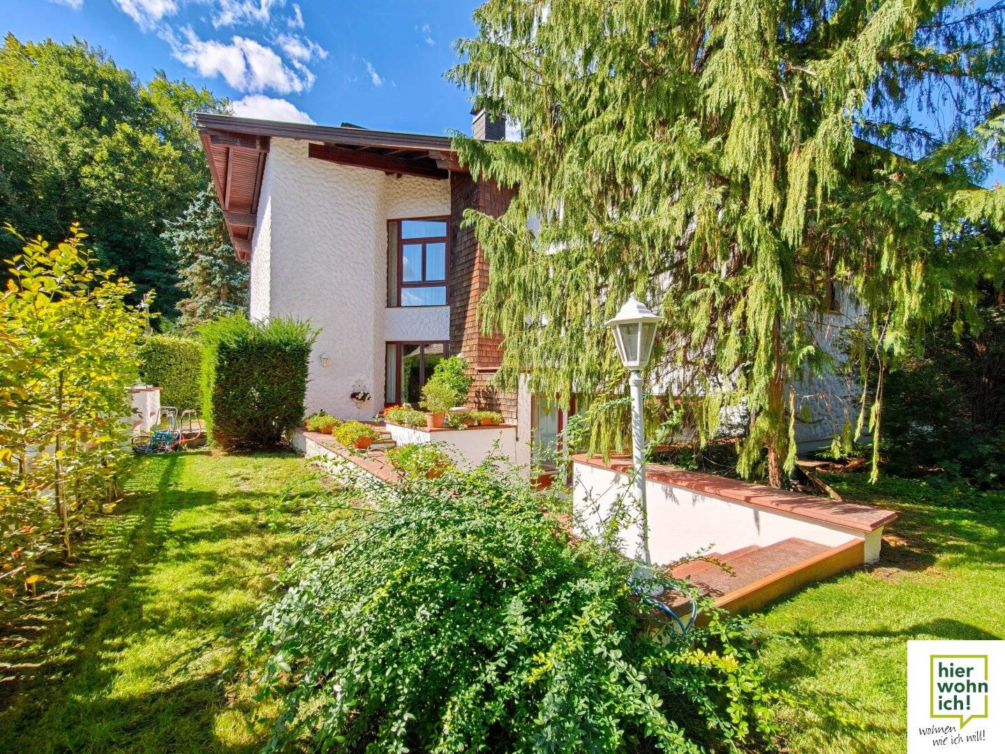 Representative Estate in the Vienna Woods: Symbiosis of Natural Idyll and French Elegance