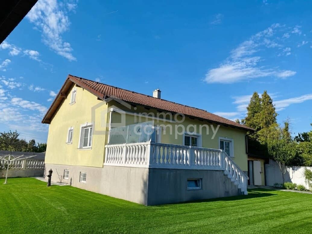 High-quality detached house in excellent condition
