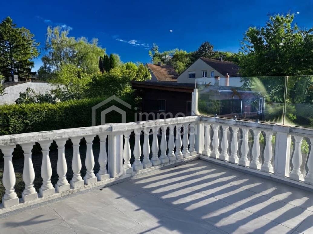High-quality detached house in excellent condition