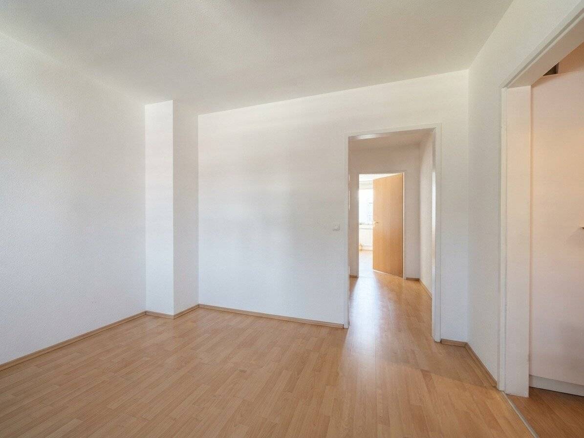 Ideally laid out 1-room apartment with ideal public transport connections
