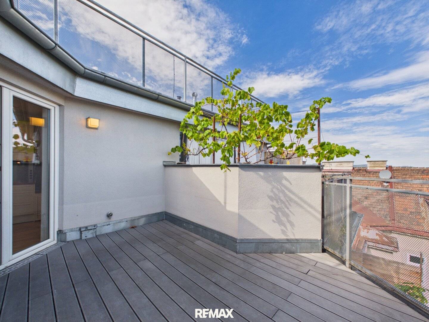 Modern duplex penthouse with terrace near Meiselmarkt