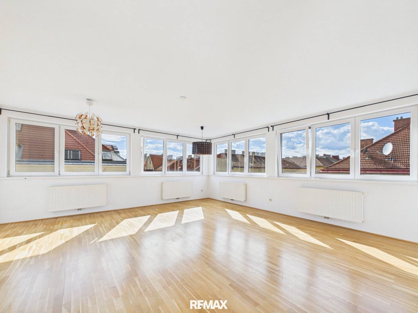 Modern duplex penthouse with terrace near Meiselmarkt
