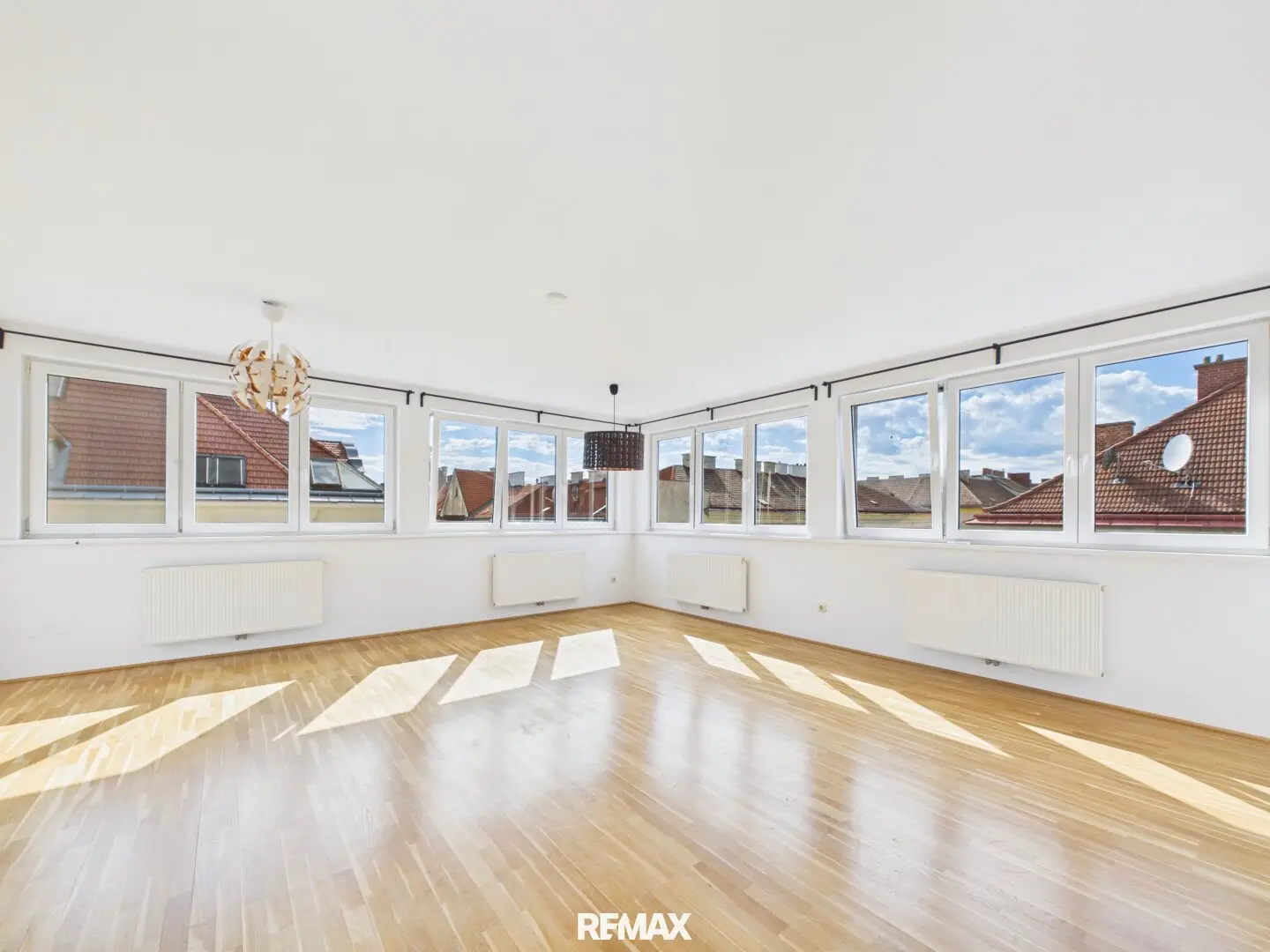 Modern duplex penthouse with terrace near Meiselmarkt