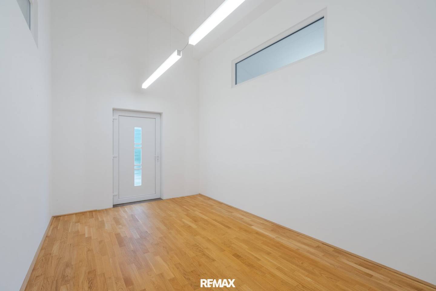 Versatile commercial property with spacious garden – practice, therapy, medical practice, law firm or office