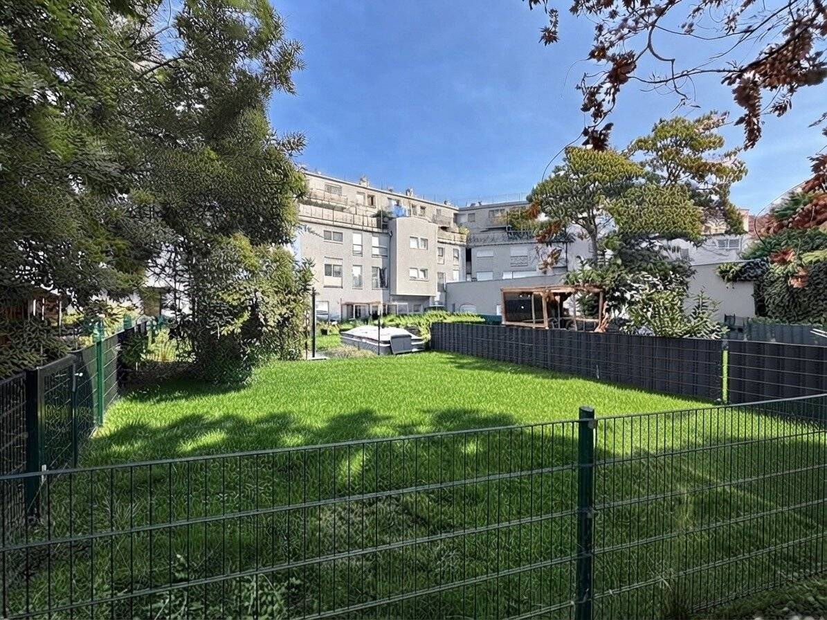Cozy garden near Hetzendorf / U6 Schöpfwerk / Tram 62 and buses for rent