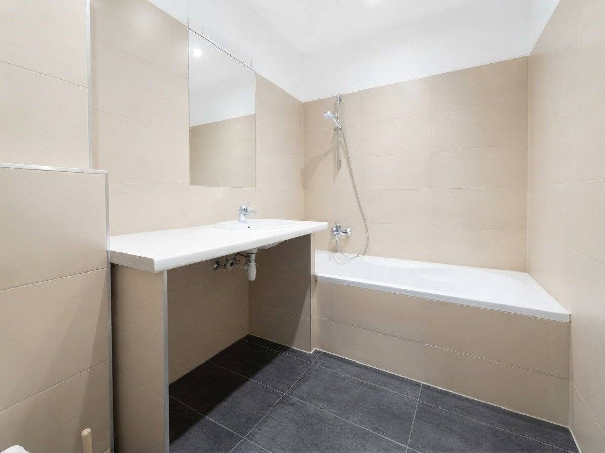 Inviting 1-room apartment with ideal transport connections!
