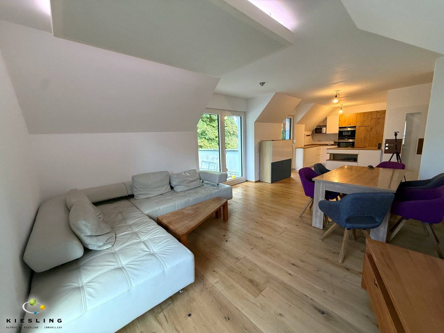 Ideal family apartment in Laab im Walde: 4 rooms, partially furnished, terrace, absolute quiet location, 2 car parking spaces
