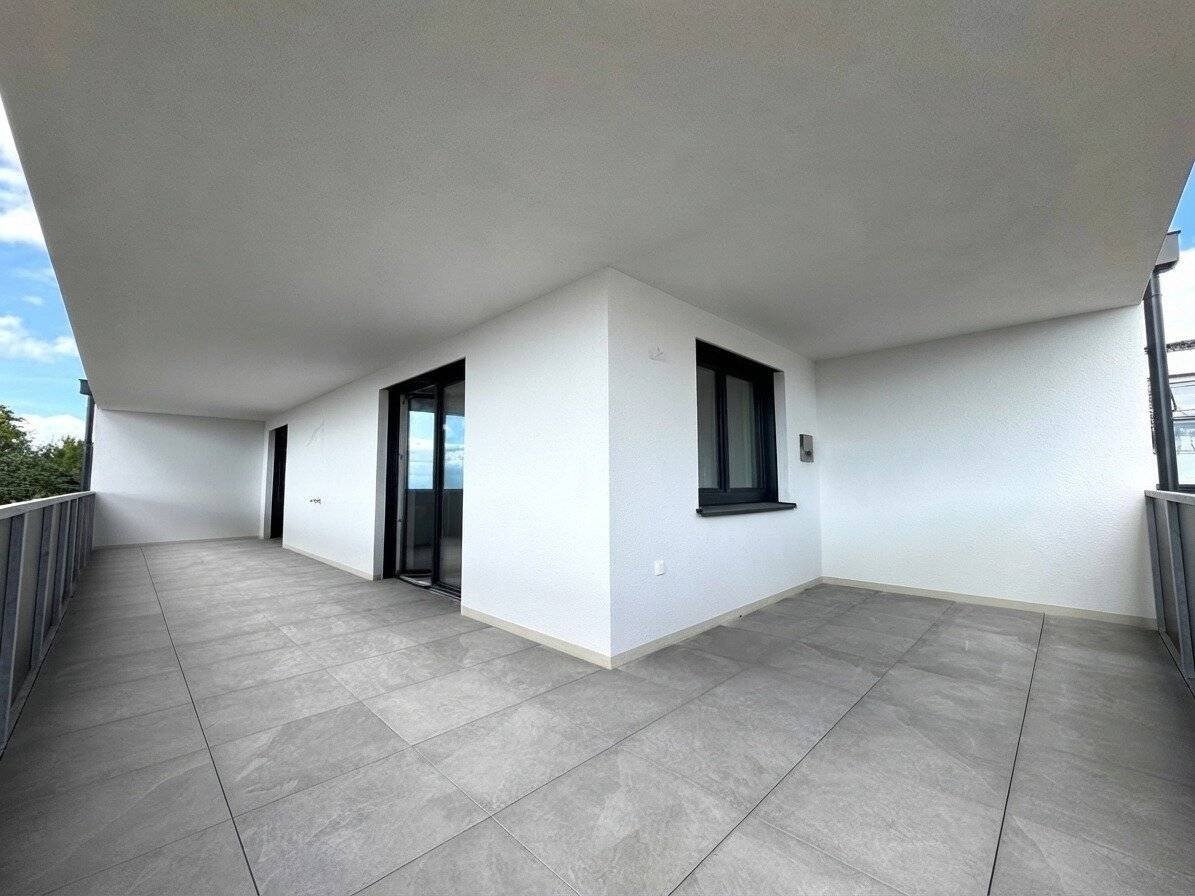 New build apartment in the center of Wartberg II large loggia balcony II fitted kitchen II distant view
