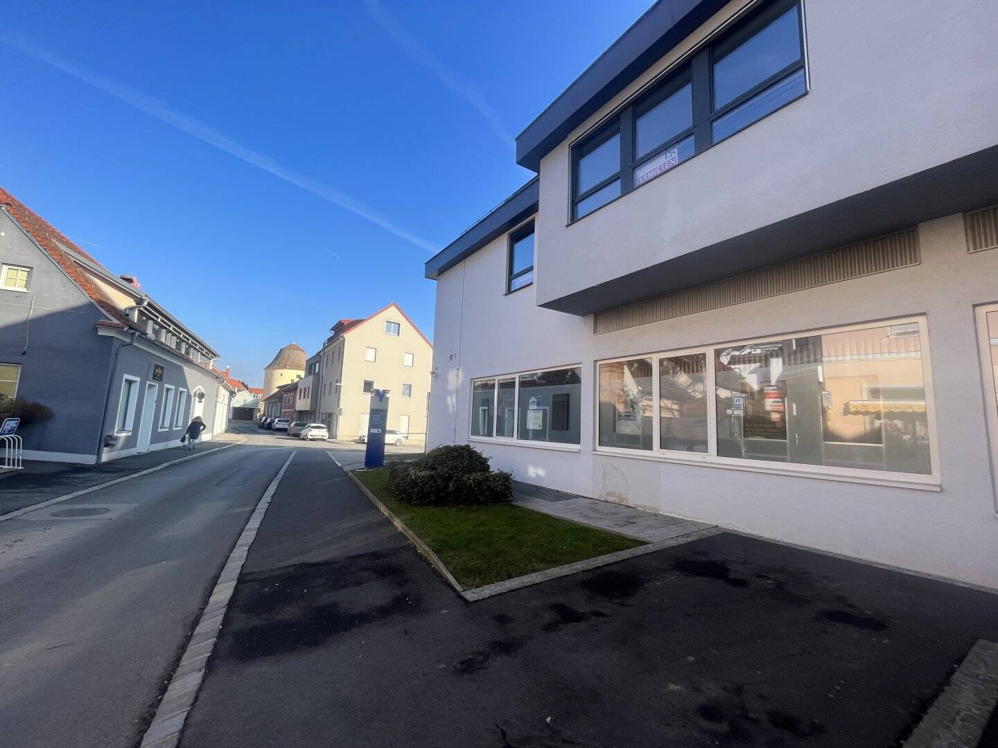 Commercial property with sufficient vehicle parking spaces in Hartberg near the town center with expansion potential - Attractive return of 6.2 %