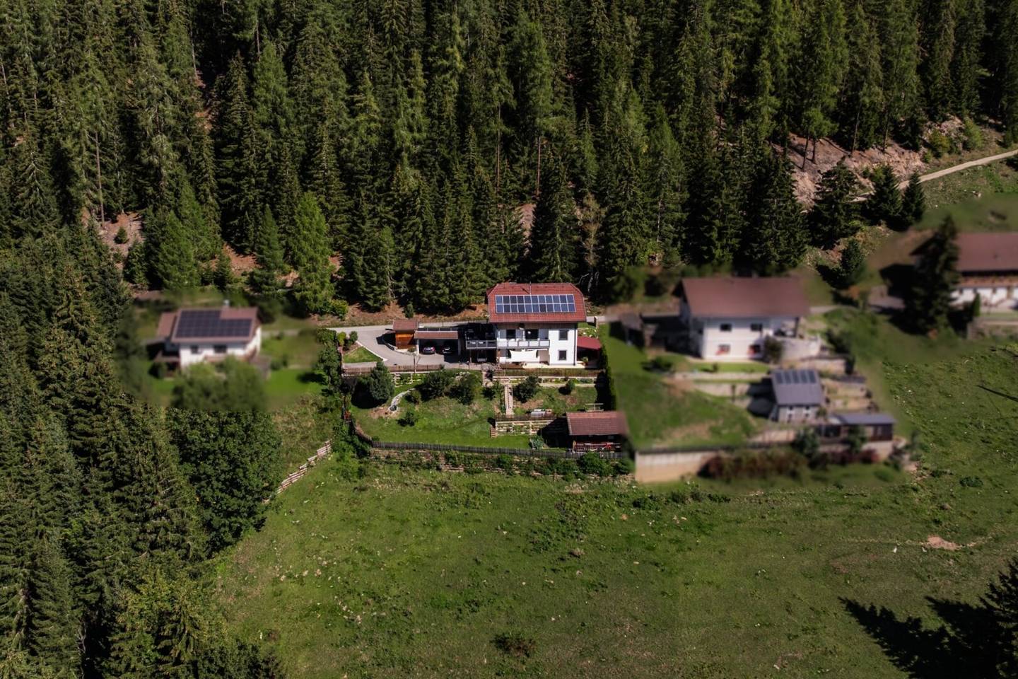 High above the Murtal - a home for two generations with distant view