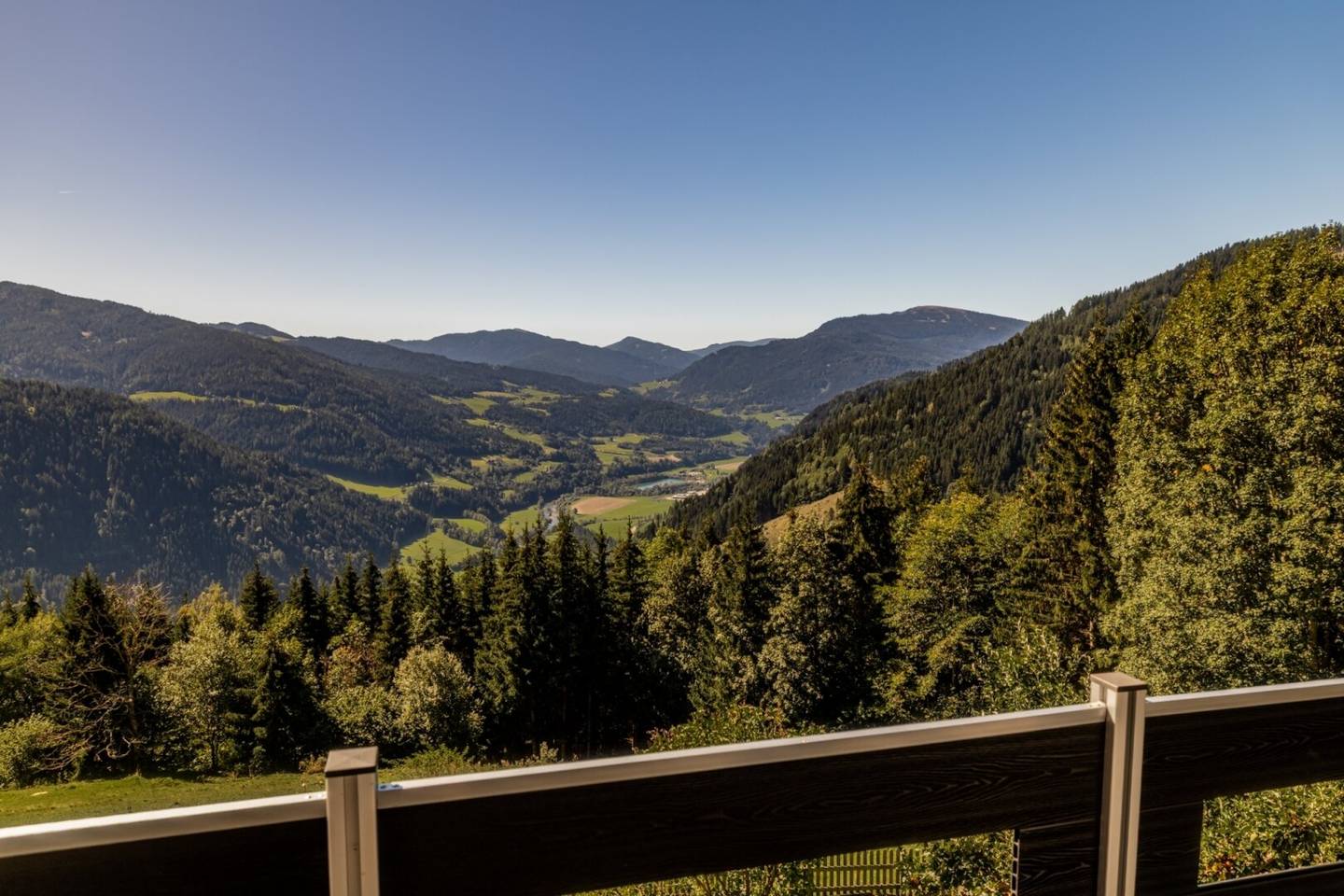High above the Murtal - a home for two generations with distant view