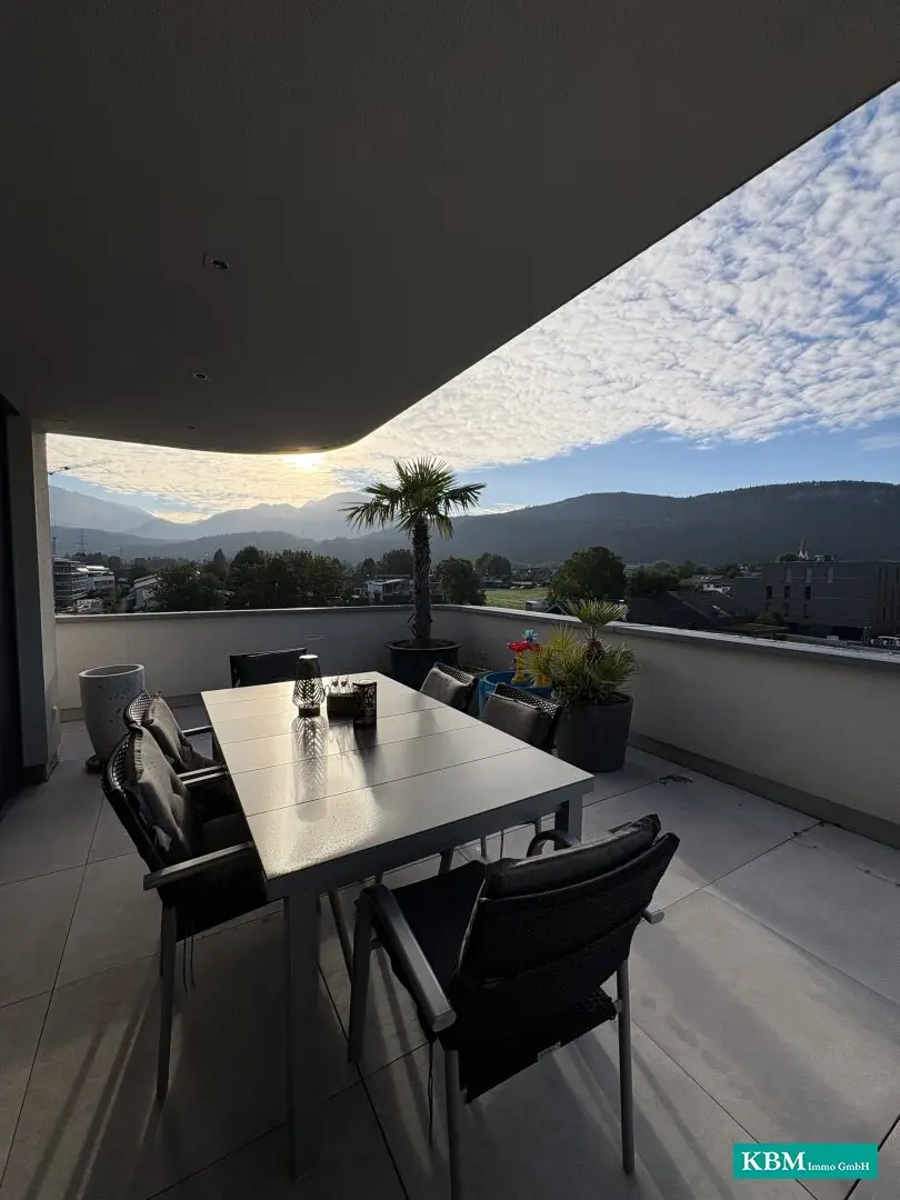 Attractive investment property with residential and commercial units