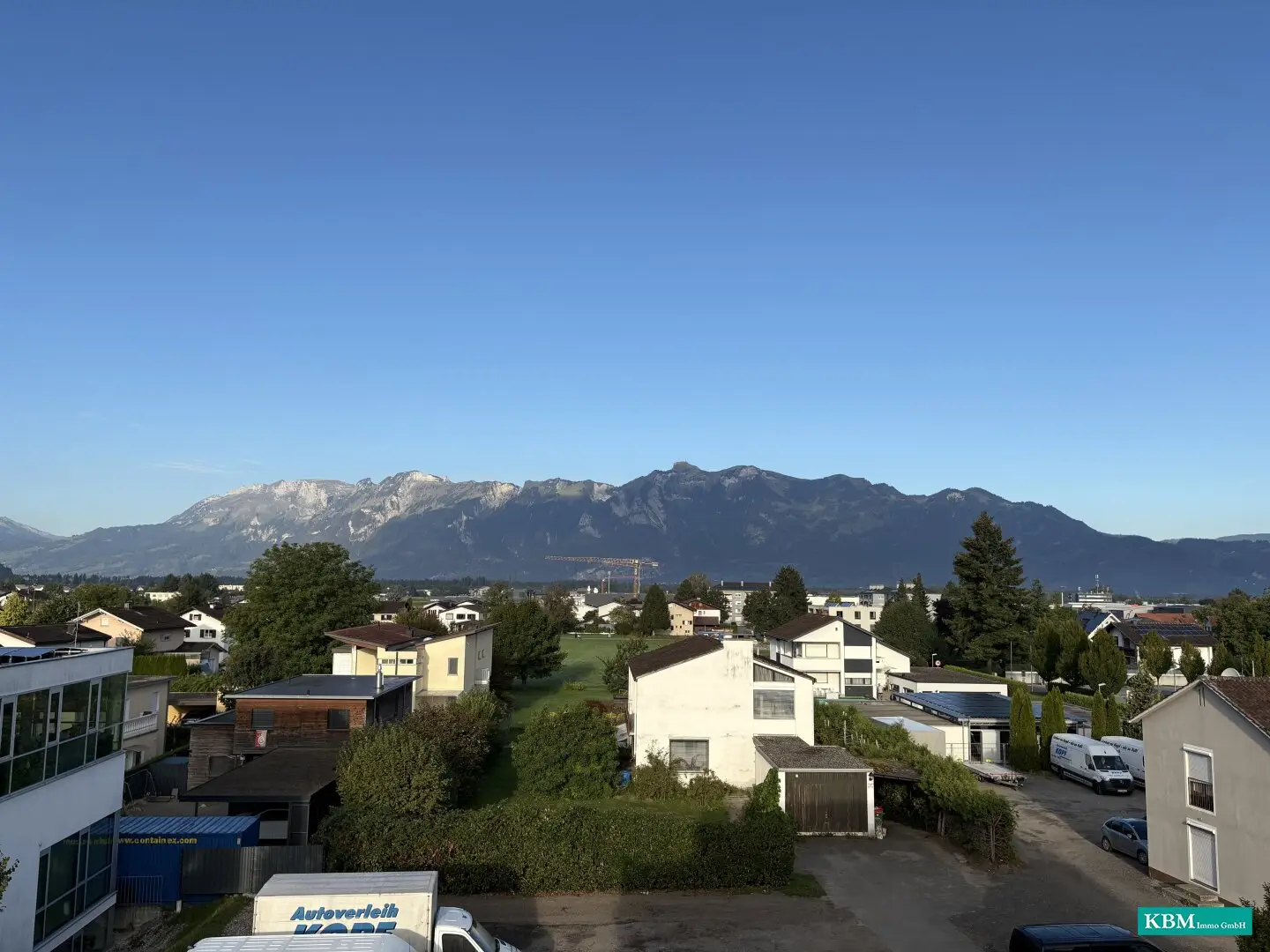 Attractive investment property with residential and commercial units