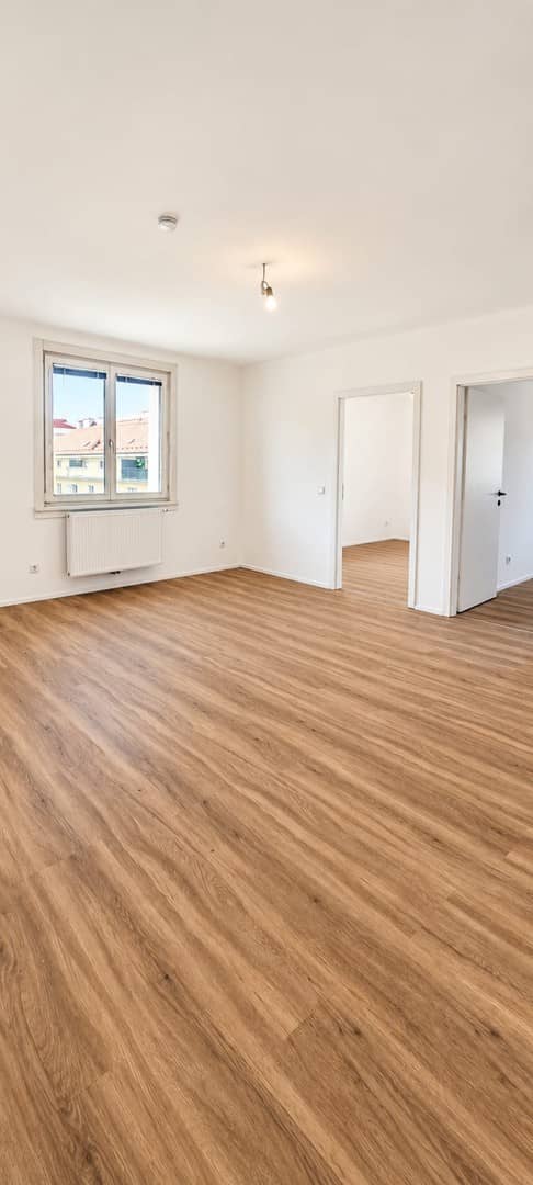 Bright Erstbezugswohnung after full renovation south facing with lift