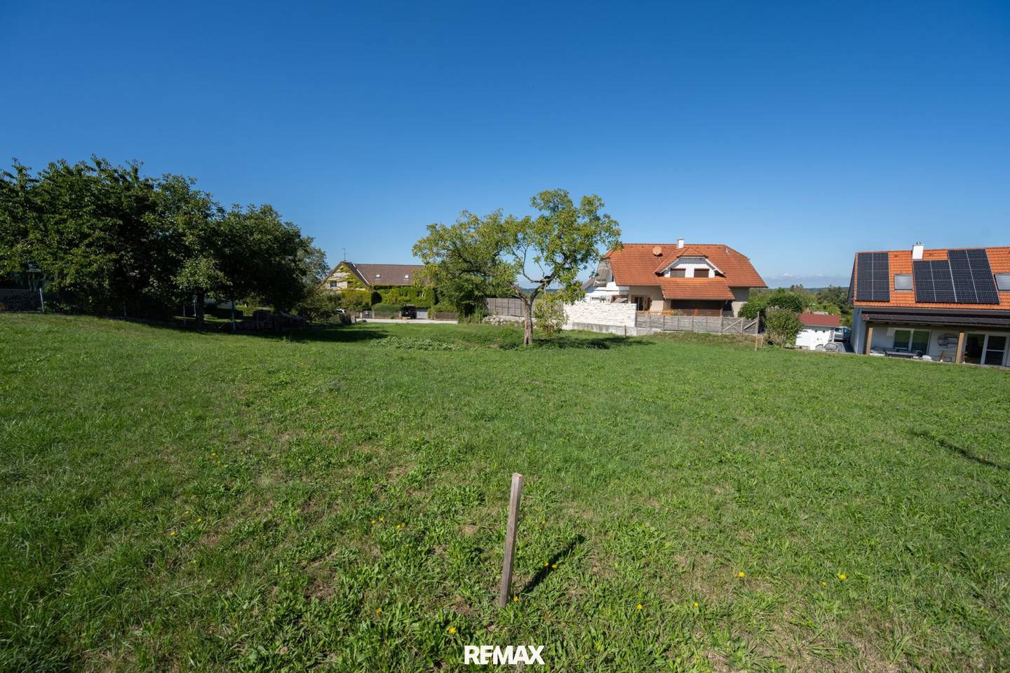 Exclusive building plot in Garsten-Nord (Sandbauernstraße): 1,074 m², fully serviced with stunning view