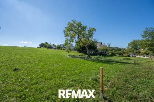 Exclusive building plot in Garsten-Nord (Sandbauernstraße): 1,074 m², fully serviced with stunning view