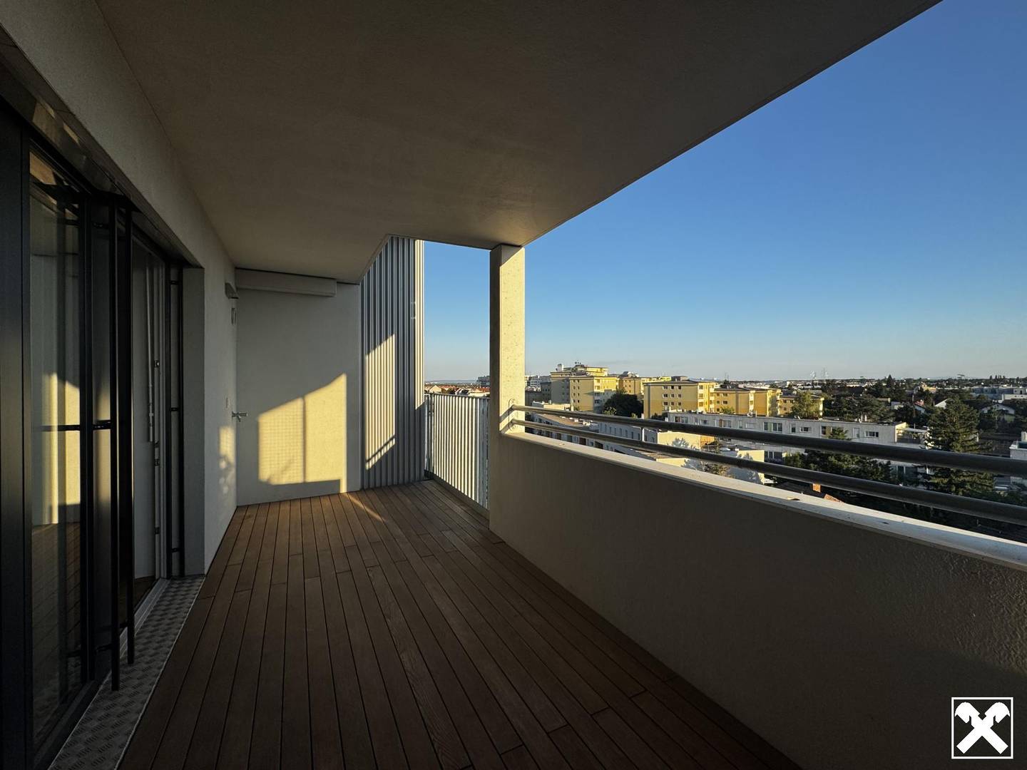 Moderne Wohnung mit großer Loggia und Weitsicht