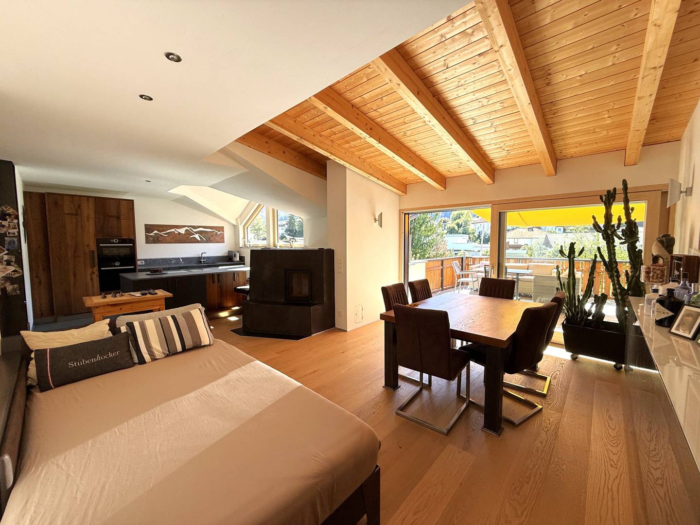Ruhig gelegene Dachgeschosswohnung mit Privatgarten und Terrasse