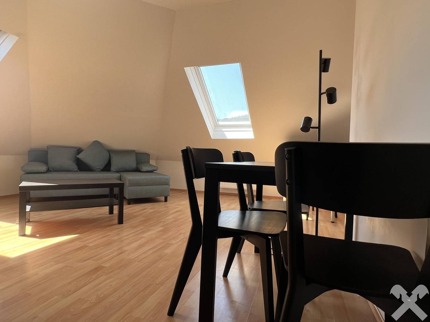 Ruhige Dachgeschosswohnung in Eggenberg sofort beziehbar