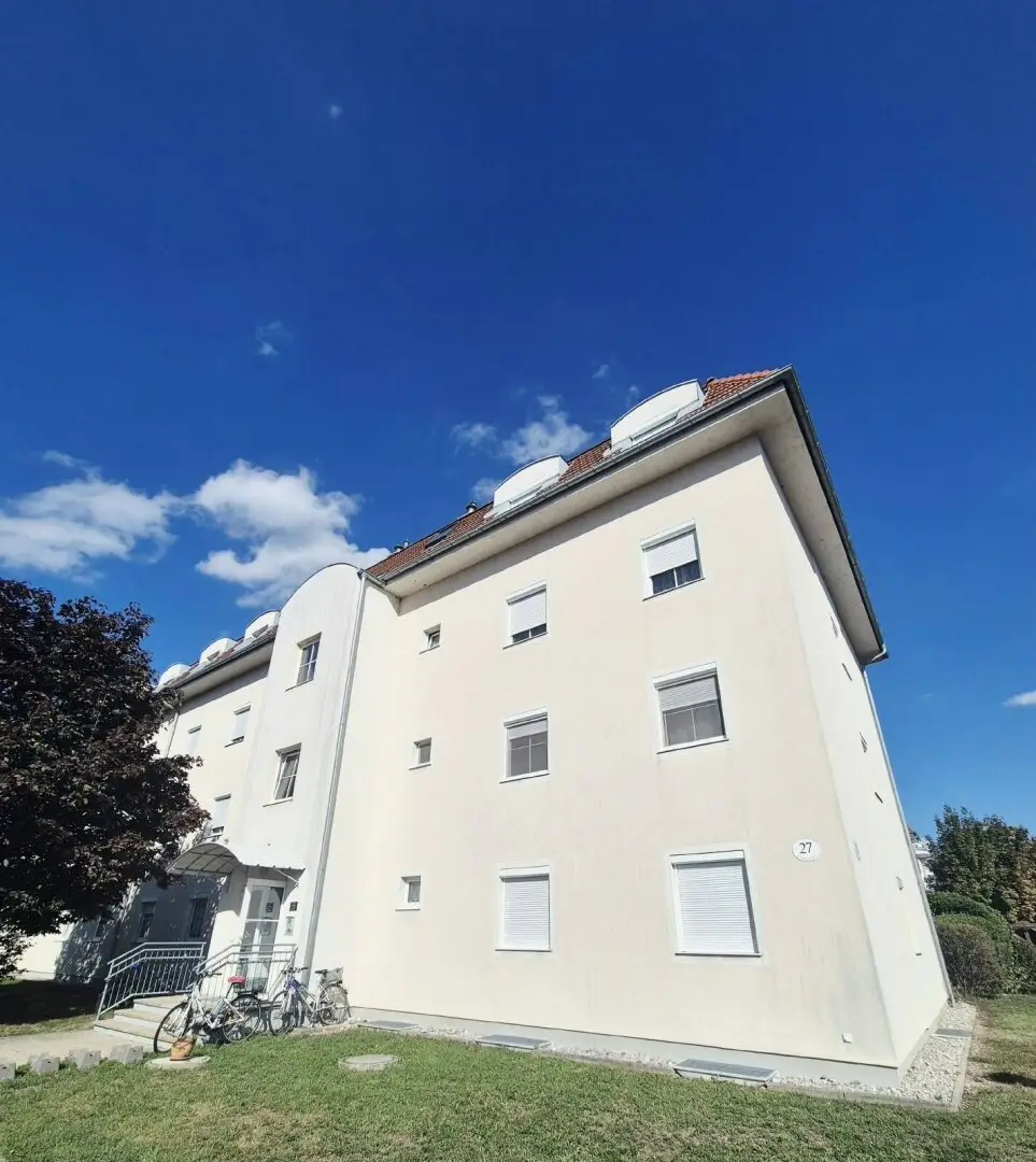 Charmante 3-Zimmer Wohnung mit Eigengarten in Baden