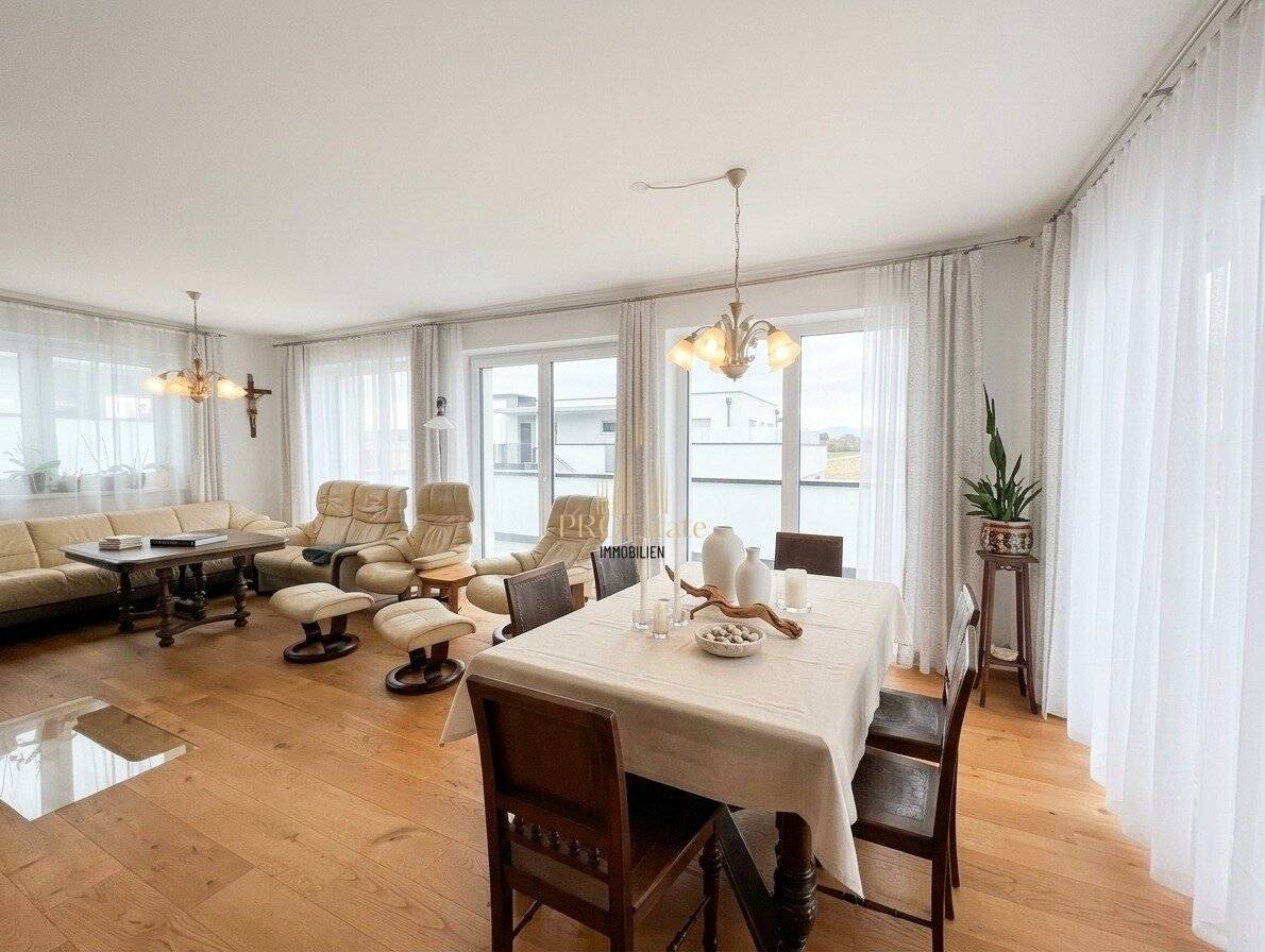 Neuwertiges, extravagantes Penthouse 110m² mit 80 m² Terrasse, 4 Zimmer, 2 Stellplätze in Piberbach!