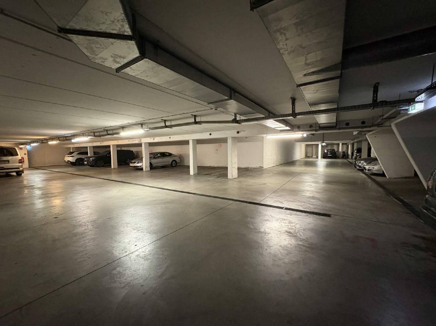 New build apartment with lift access and excellent transport links