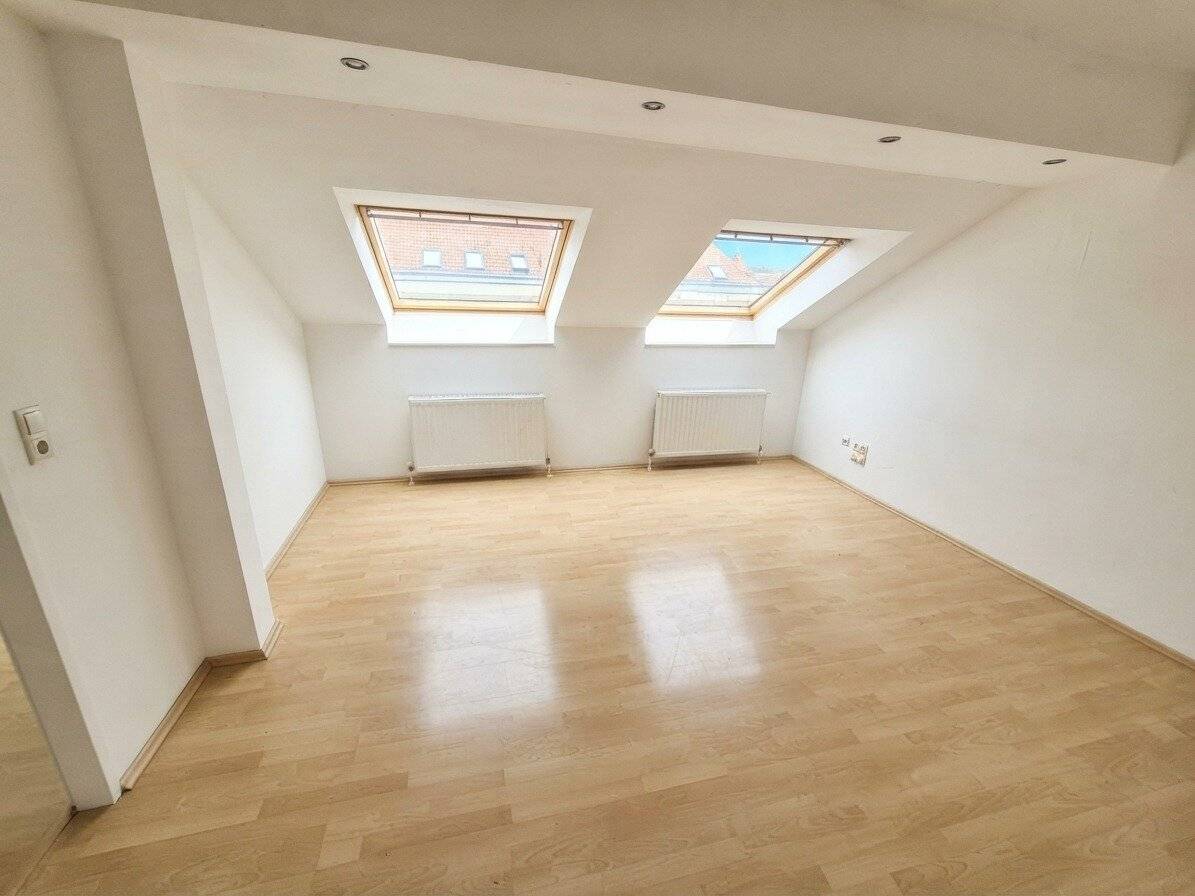 Attractive attic apartment near U1 Reumannplatz and Wien Hauptbahnhof Now enquire