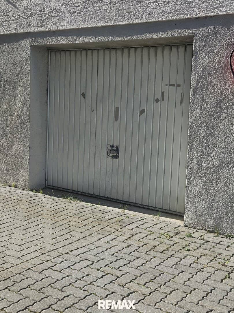 Single garage in Karl-Vogt-Straße – also suitable as storage
