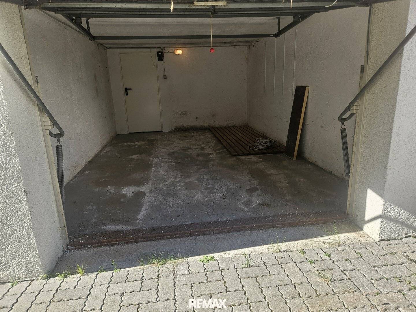 Single garage in Karl-Vogt-Straße – also suitable as storage