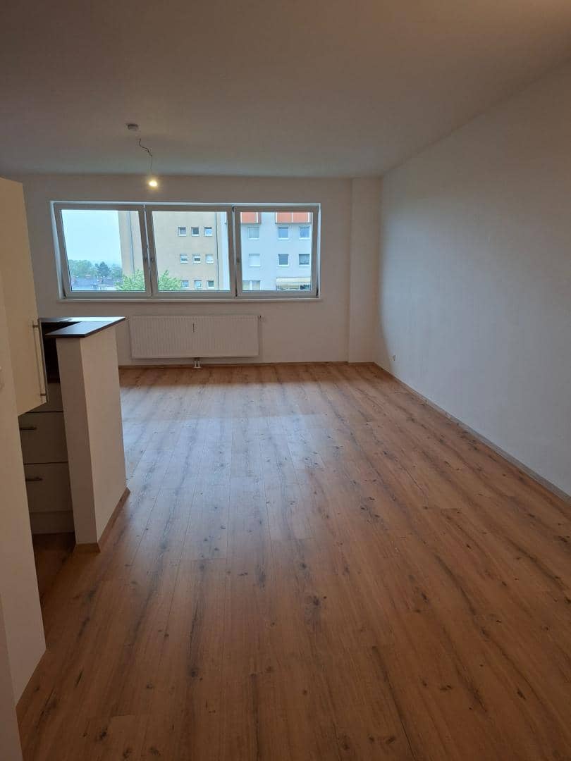 Apartment near the station with lift and fitted kitchen