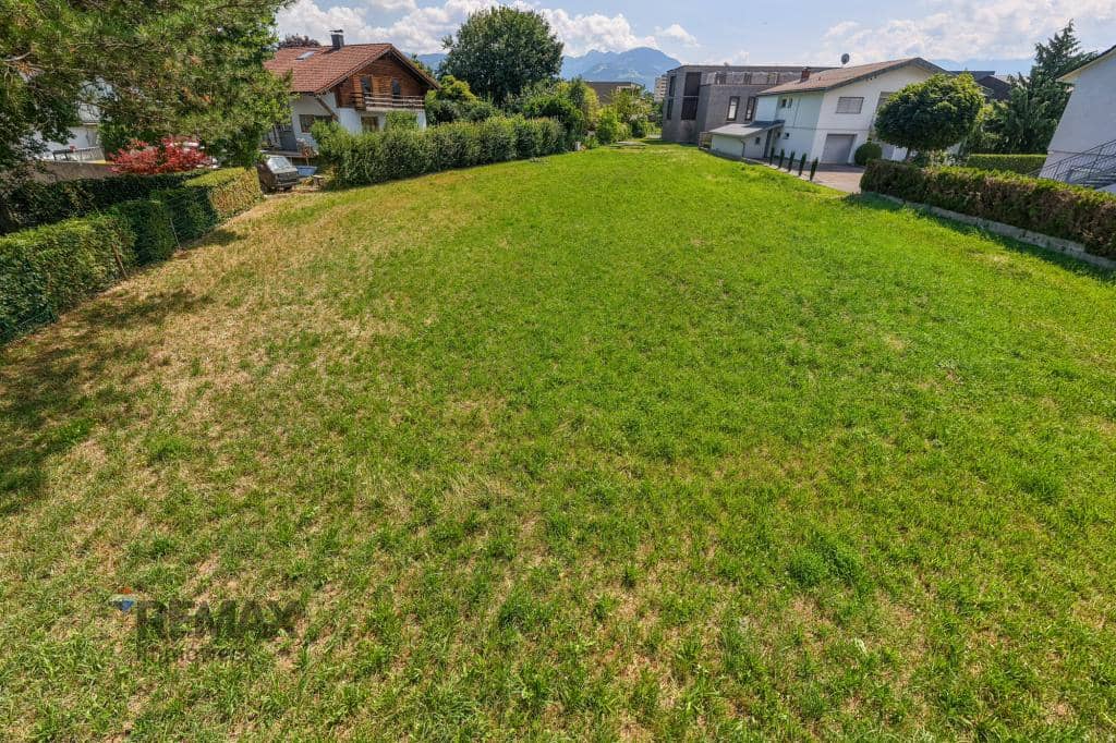 Spacious building plot with subdivision potential Wohnung