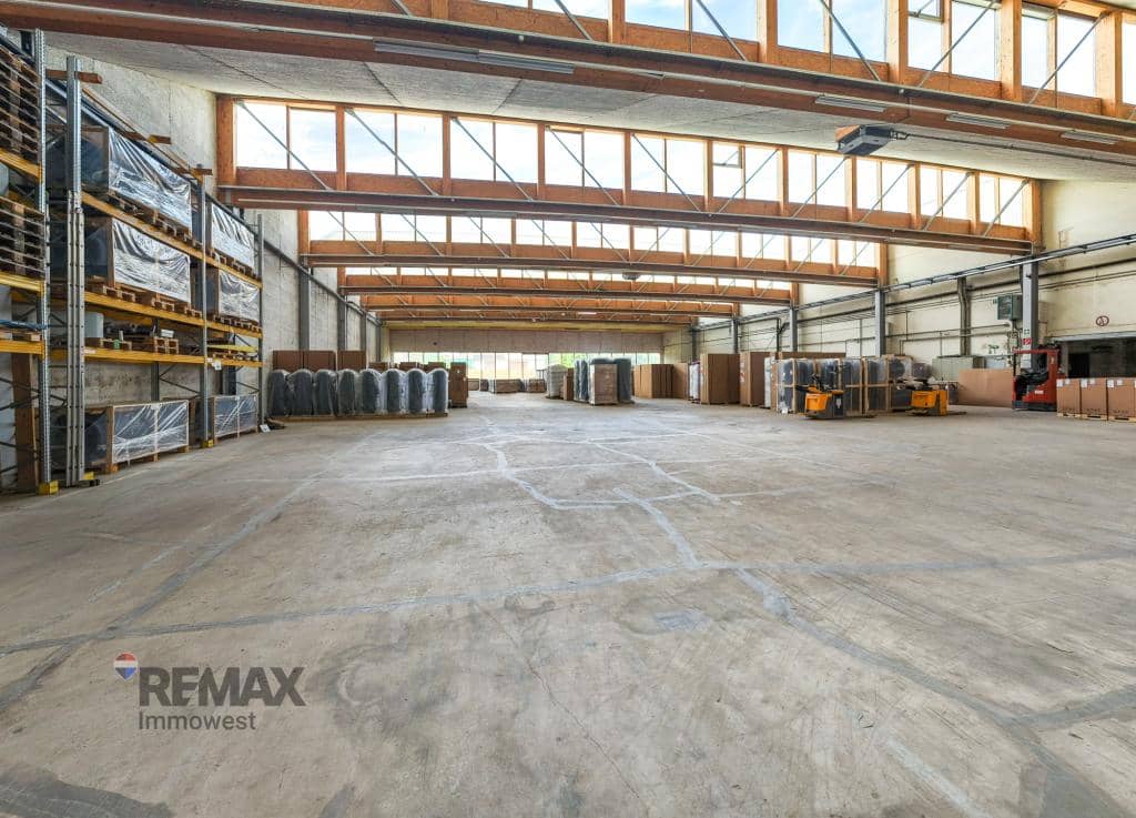 Flexible hall space with ramps and freight elevator Anlegerwohnung