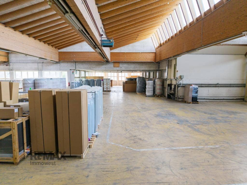Flexible hall space with ramps and freight elevator Anlegerwohnung