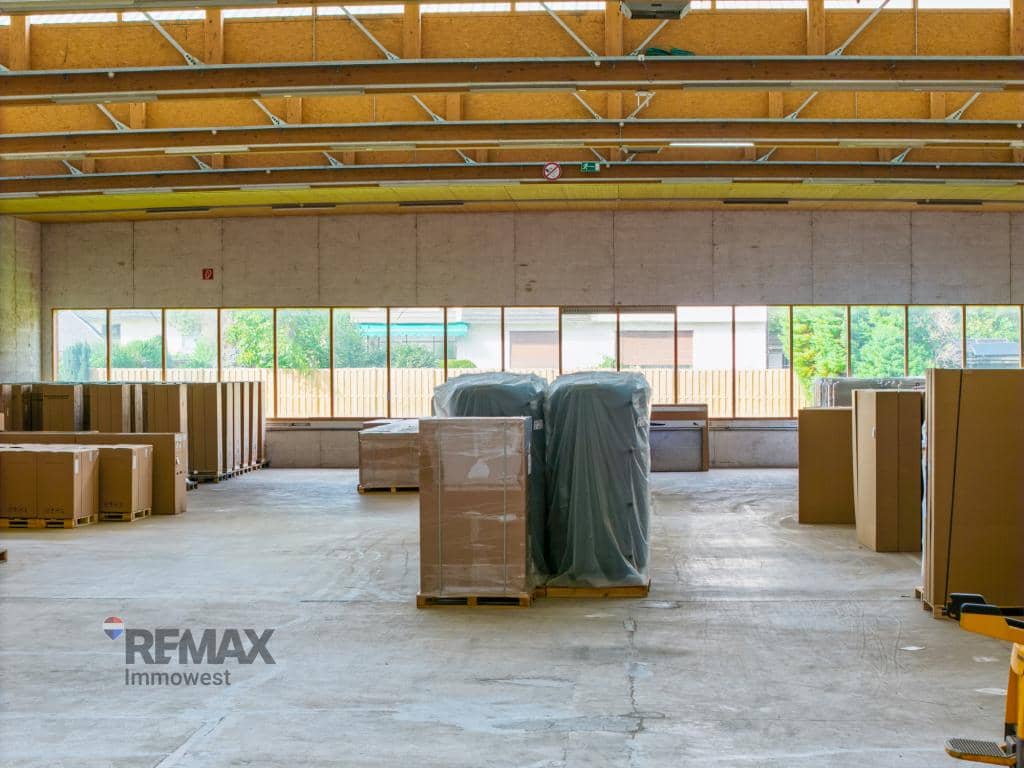 Flexible hall space with ramps and freight elevator Anlegerwohnung