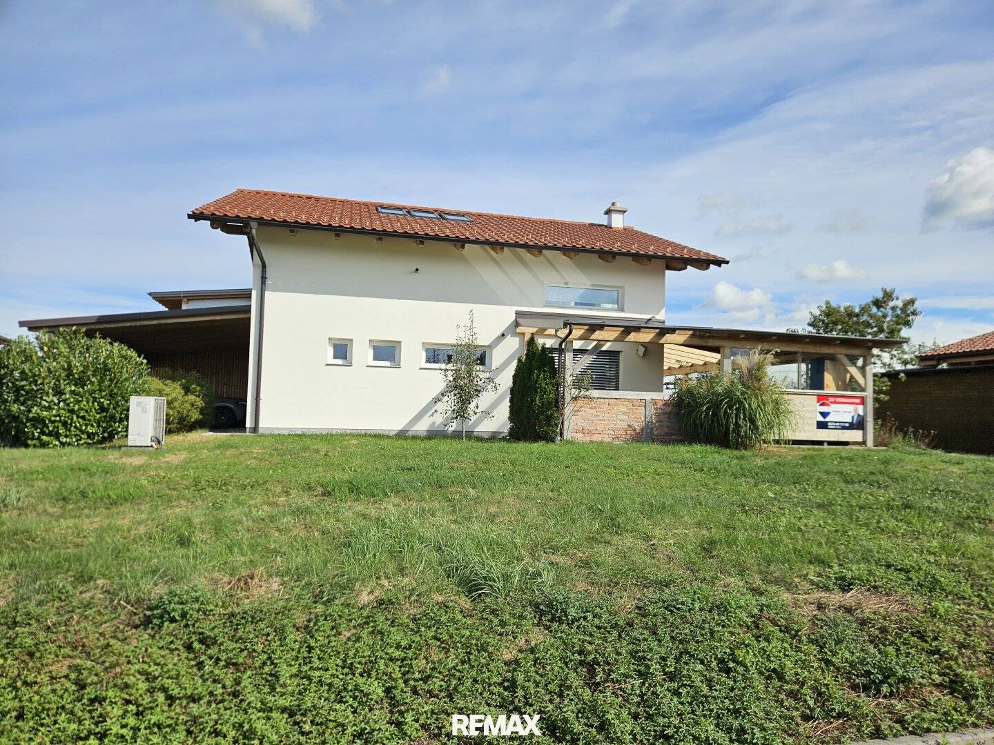 Like-new house in Neukirchen an der Enknach