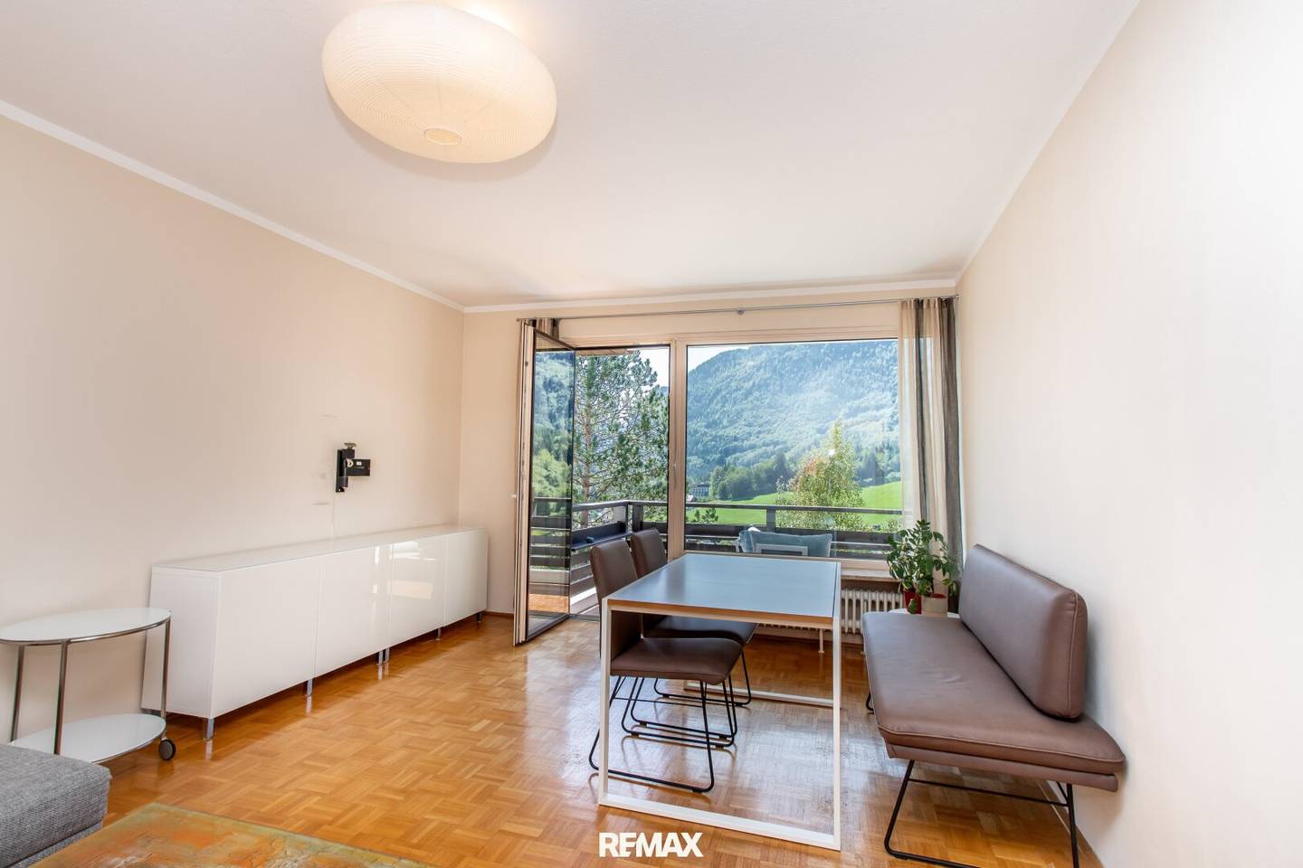 FOR RENT - Sunny apartment with south balcony and mountain view in Bad Ischl