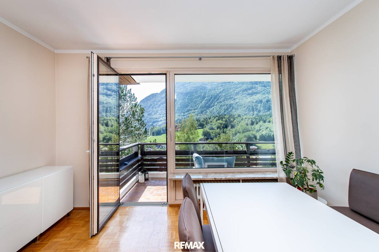FOR RENT - Sunny apartment with south balcony and mountain view in Bad Ischl
