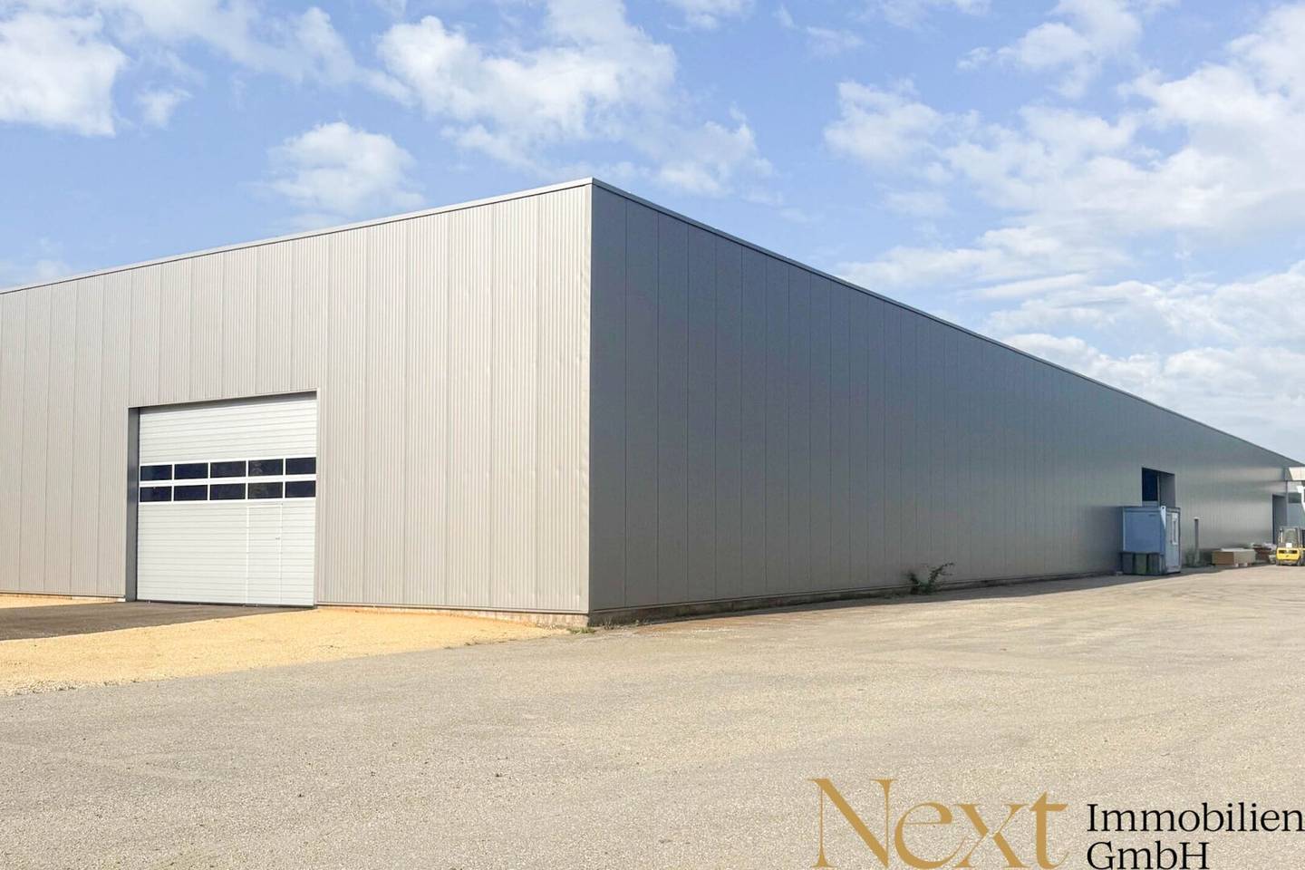 Spacious warehouse with approx. 1,595 m² usable area in Ried im Innkreis to rent Divisible Outdoor areas available