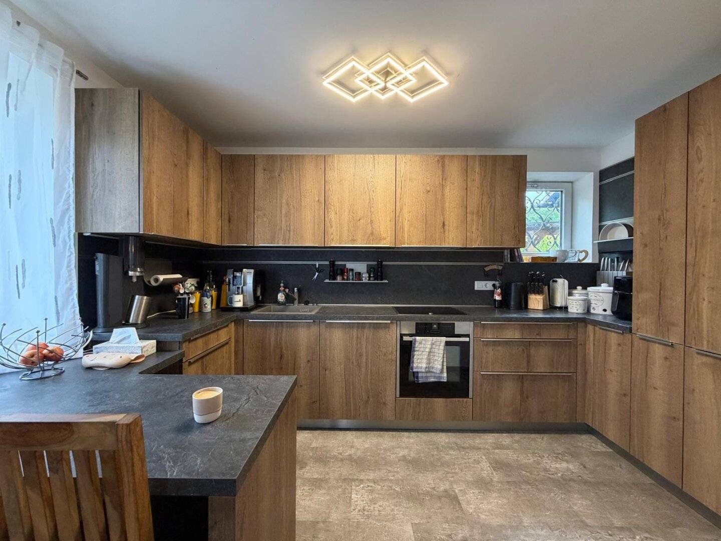 Well-maintained single-family house with large plot and modern building services – approx. 25 km from Graz