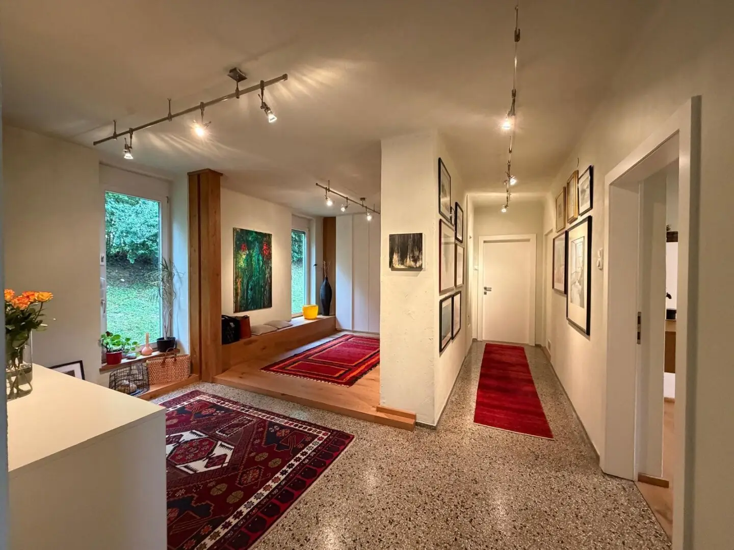 Großzügig wohnen in sonniger Aussichtslage – modernisiertes Haus mit ca. 225 m² Wohnfläche