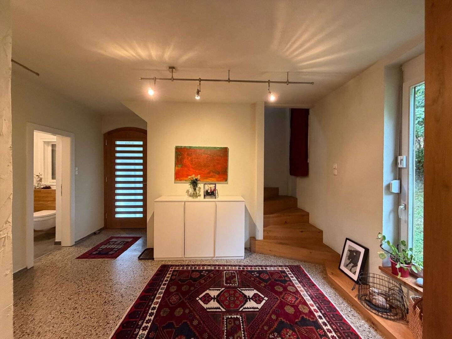 Spacious living in sunny panoramic location – modernised house with approx. 225 m² living space