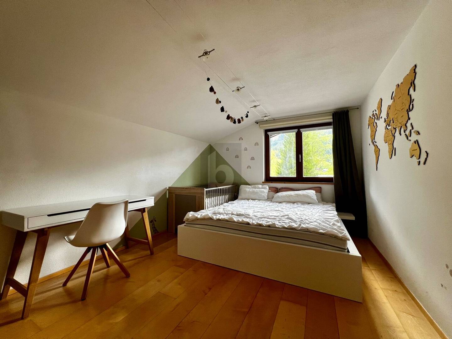 Sunny location with garden and PV system family apartment